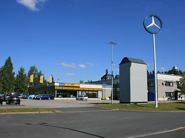 Autoliikkeit&auml; Helletorpankadulla